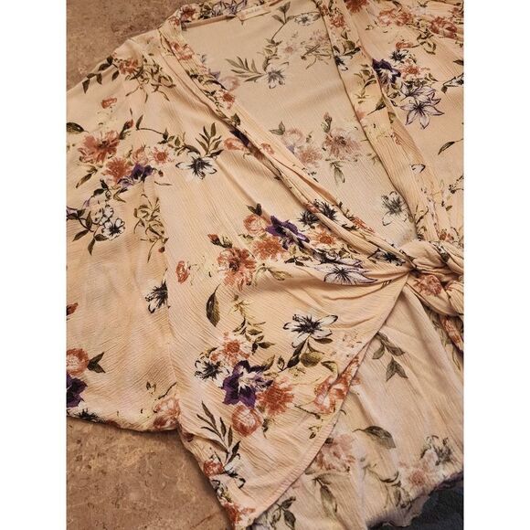 Altar'd State wrap shirt size Small - Picture 5 of 8
